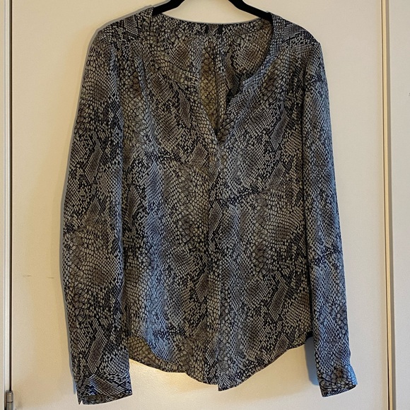 Babaton Tops - 3/$25 T. Babaton 100% Silk Blouse